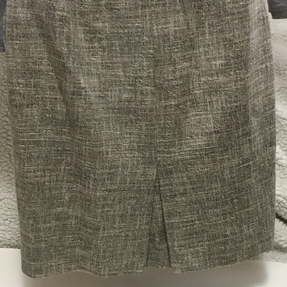 Ann Taylor Skirt With Pockets & Back Plated #2 - Picture 3 of 12